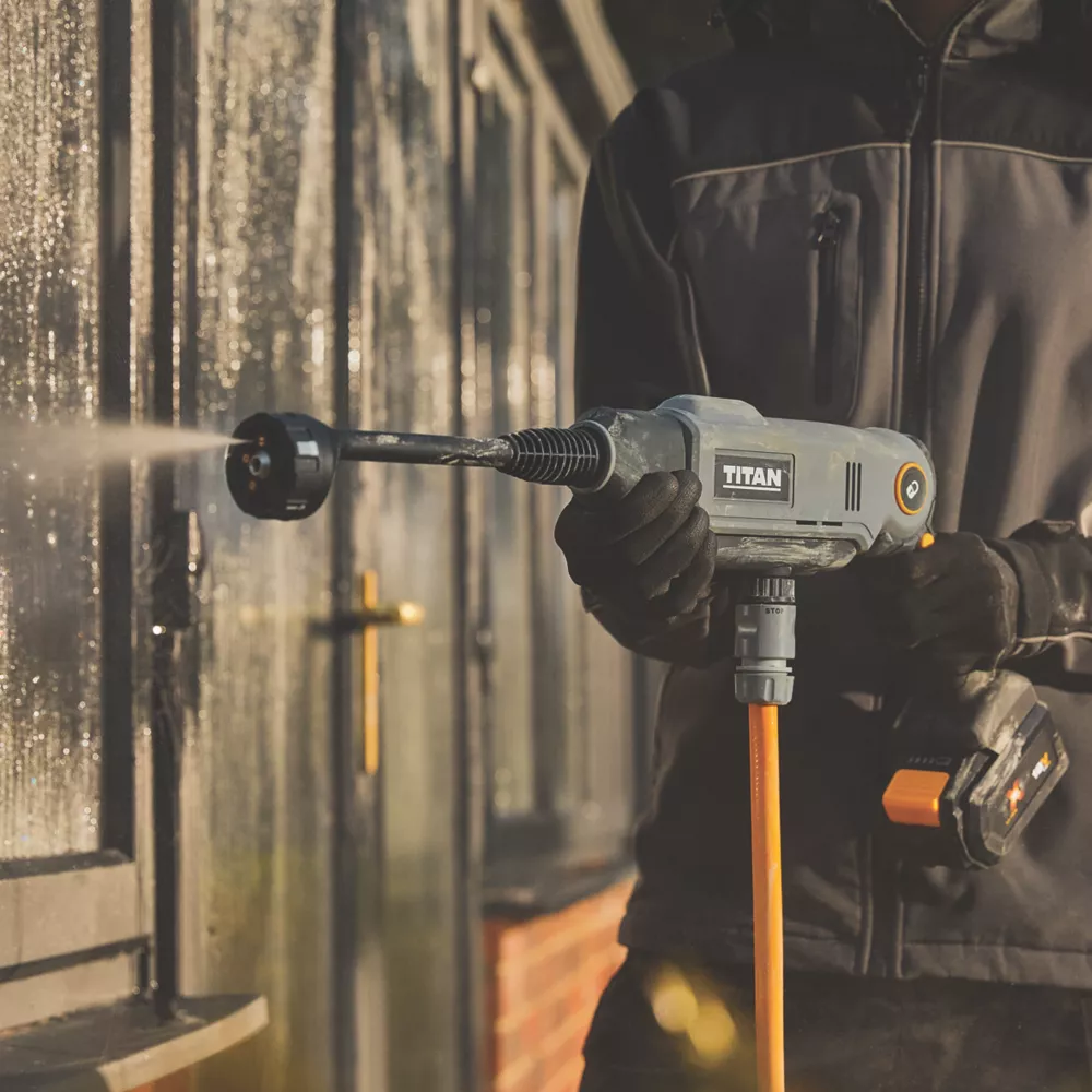 Titan TTI855PRW 22bar 18V 1 X 5.0Ah Li-Ion Cordless Hand-Held Pressure Washer 7 Titan TTI855PRW 22bar 18V 1 X 5.0Ah Li-Ion Cordless Hand-Held Pressure Washer - Image 5