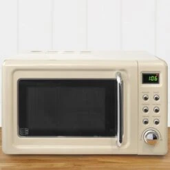 Dunelm Retro 20L 800W Microwave Cream