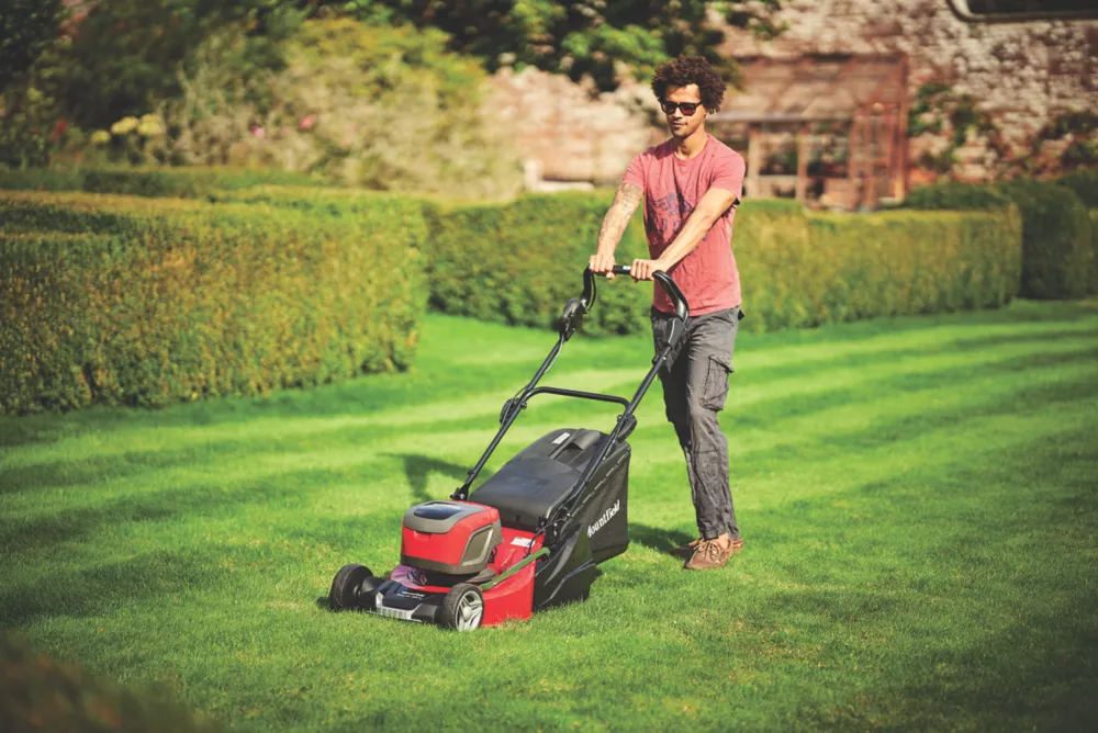 Mountfield Empress 46 Roller Li Kit 48V 2 X 4.0Ah Li-Ion E-Power Brushless Cordless 46cm Self-Propelled Rotary Lawn Mower 10 Mountfield Empress 46 Roller Li Kit 48V 2 X 4.0Ah Li-Ion E-Power Brushless Cordless 46cm Self-Propelled Rotary Lawn Mower - Image 8