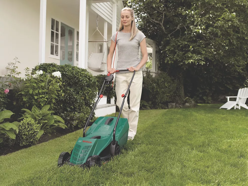 Bosch Rotak 32-12 1200W 32cm Rotary Lawn Mower 240V 3 Bosch Rotak 32-12 1200W 32cm Rotary Lawn Mower 240V - Image 2