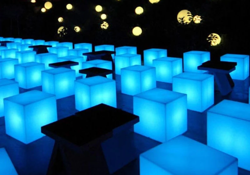 Cubo OUTDOOR Illuminated Side Table - Outdoor - Slide 6 Cubo OUTDOOR Illuminated Side Table - Outdoor - Slide - Image 4